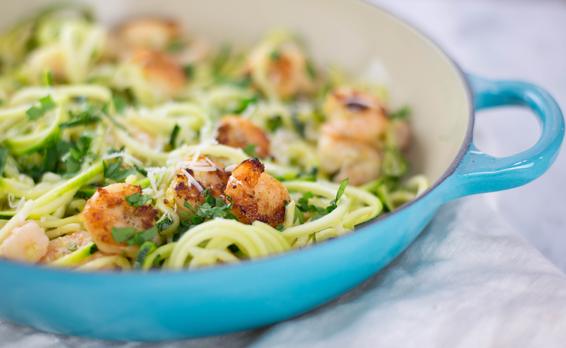 pasta zucchini y camarones