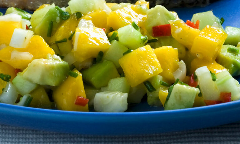 ENSALADILLA DE MANGO Y AGUACATE PICANTE 1