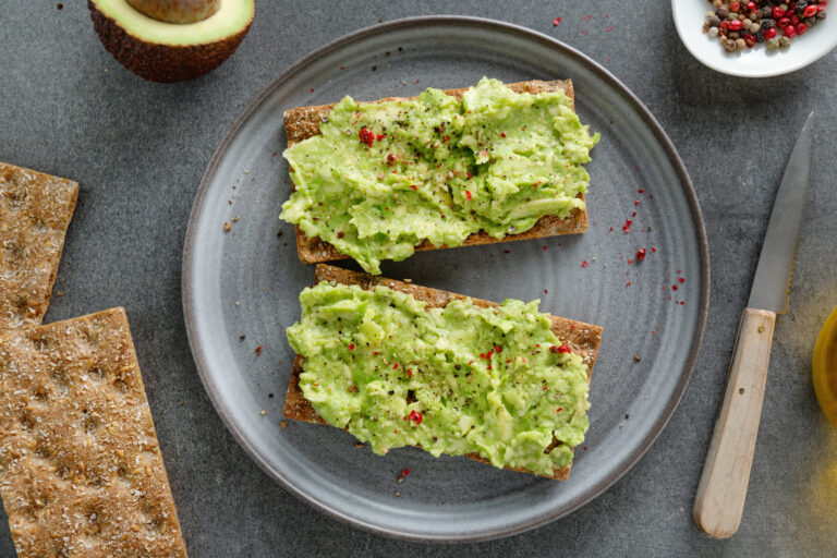 TOSTADAS CON PURE VERDE